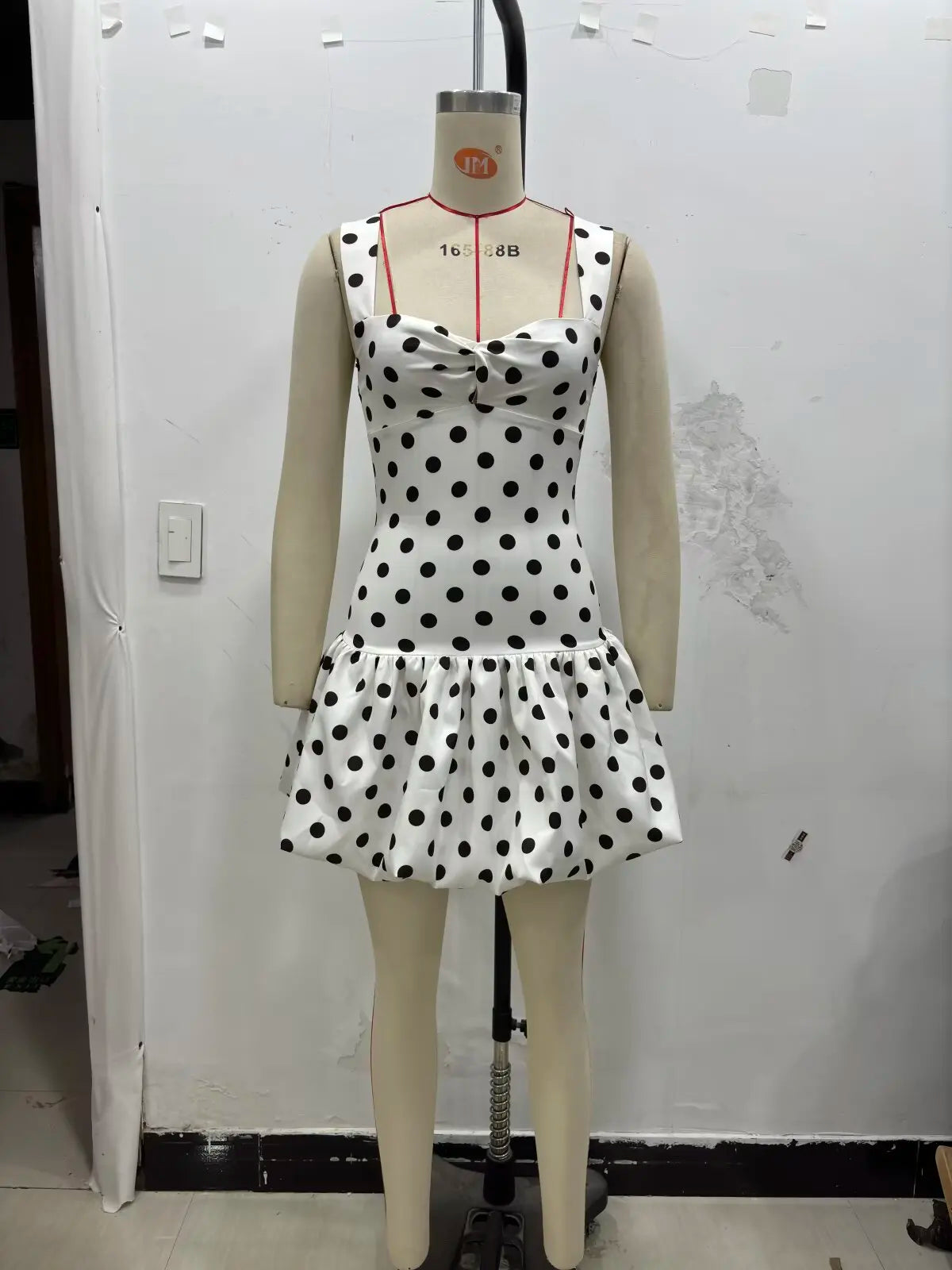 European and American style 2025 summer new sexy hot girl low-cut slim polka dot suspender dress T Styles Online