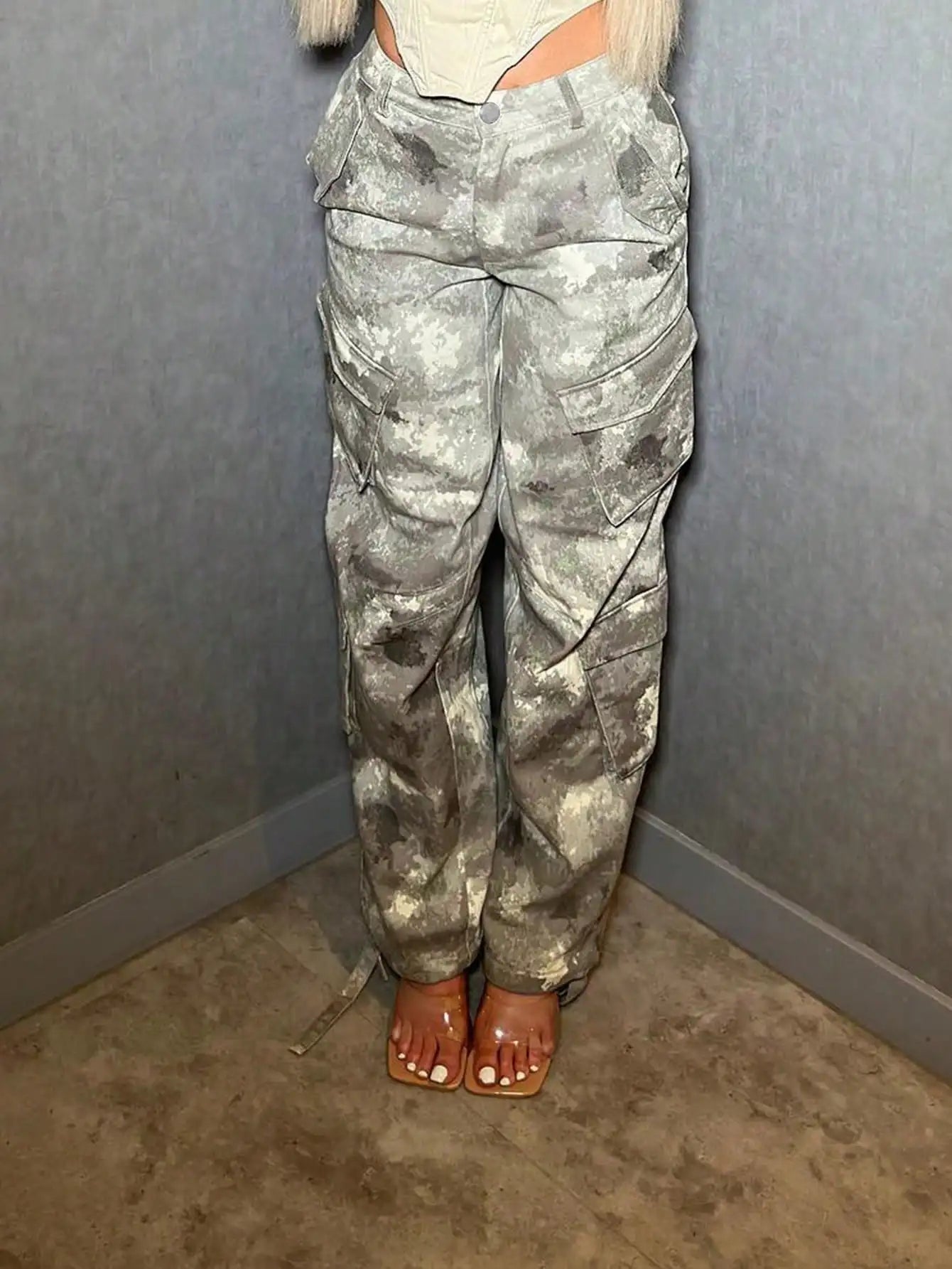 Women's Camo Cargo Pants: Y2K Wide Leg Baggy Style, Army Joggers with Flap Pockets T Styles Online