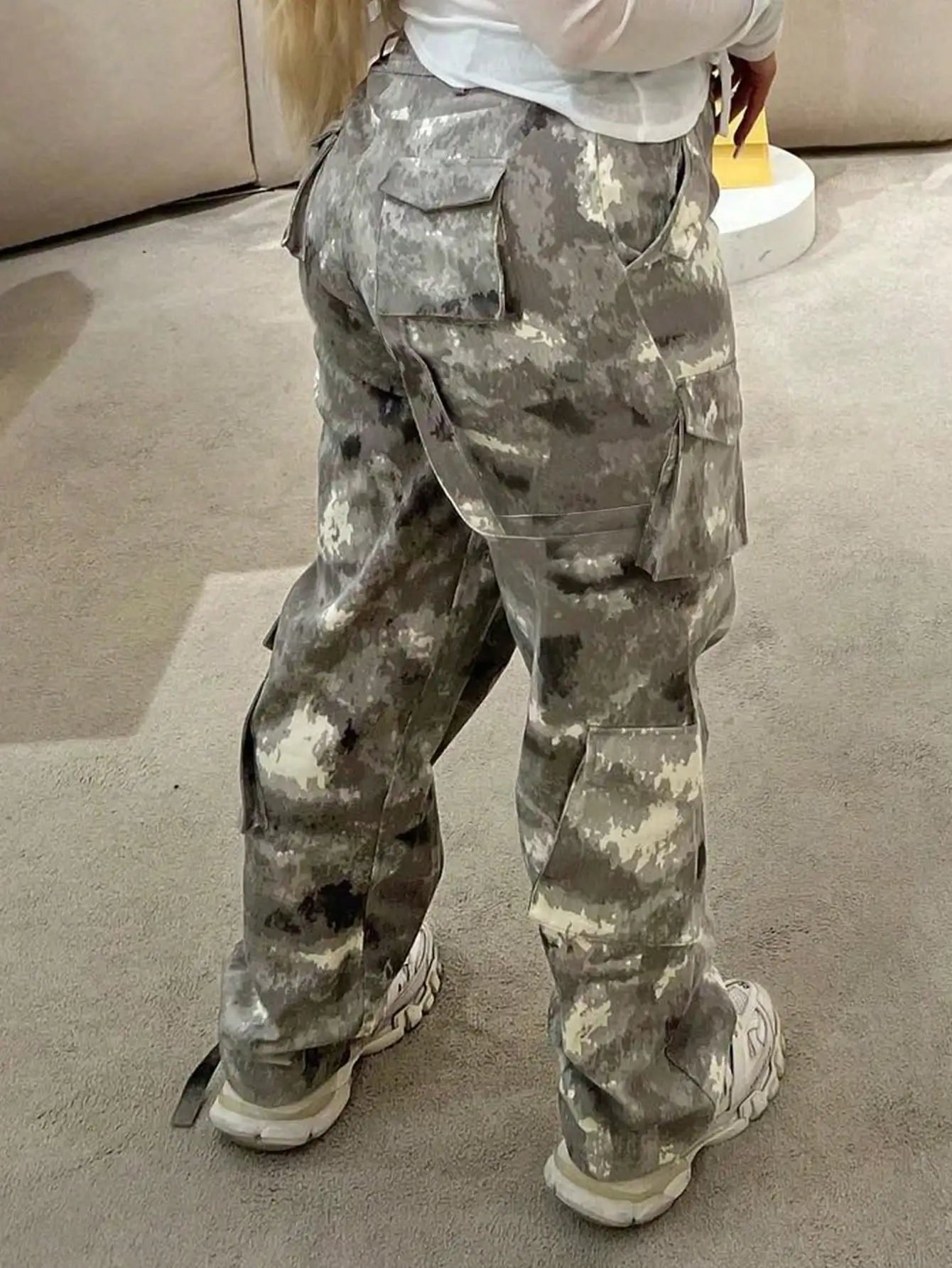 Women's Camo Cargo Pants: Y2K Wide Leg Baggy Style, Army Joggers with Flap Pockets T Styles Online