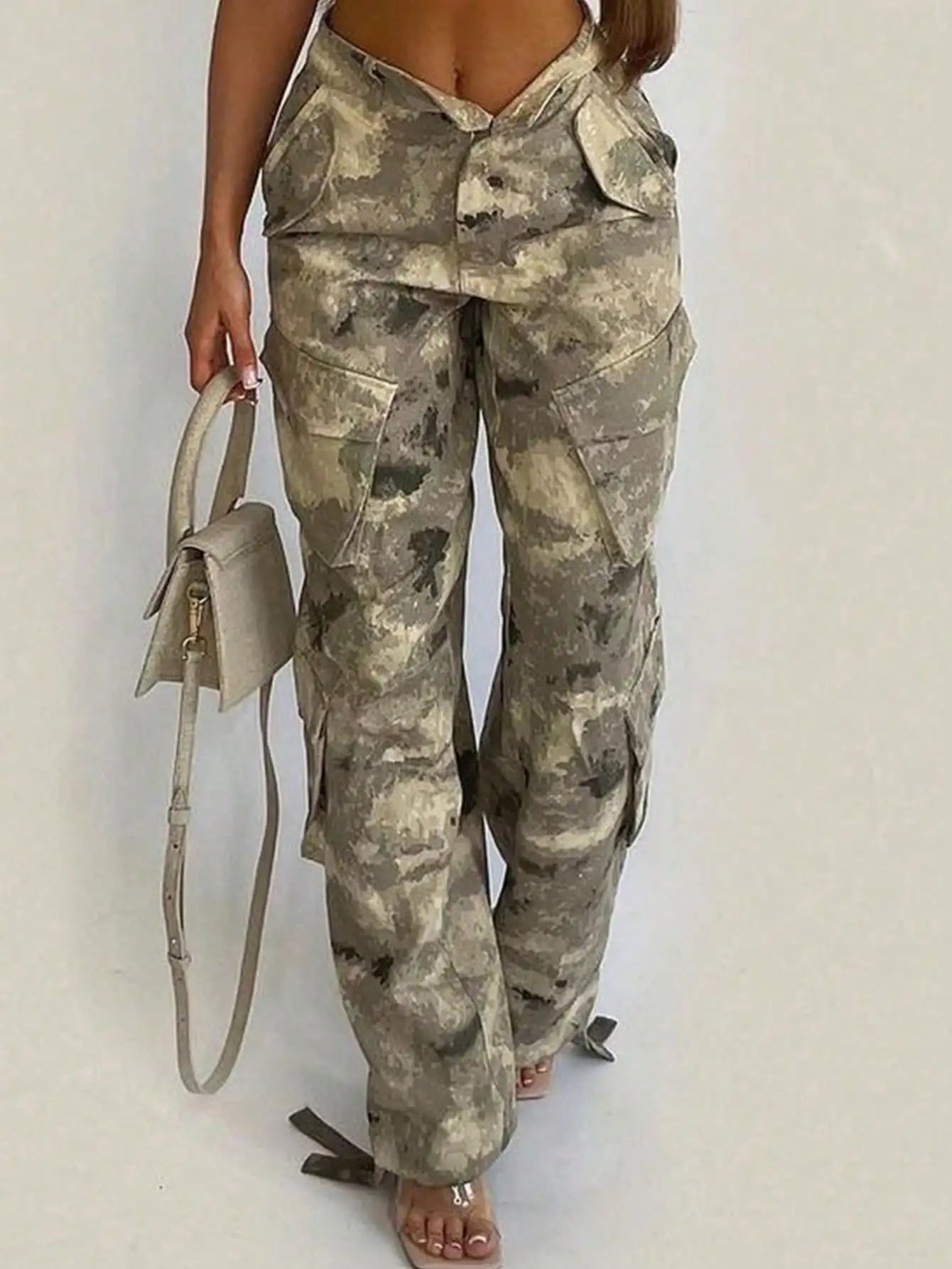 Women's Camo Cargo Pants: Y2K Wide Leg Baggy Style, Army Joggers with Flap Pockets T Styles Online